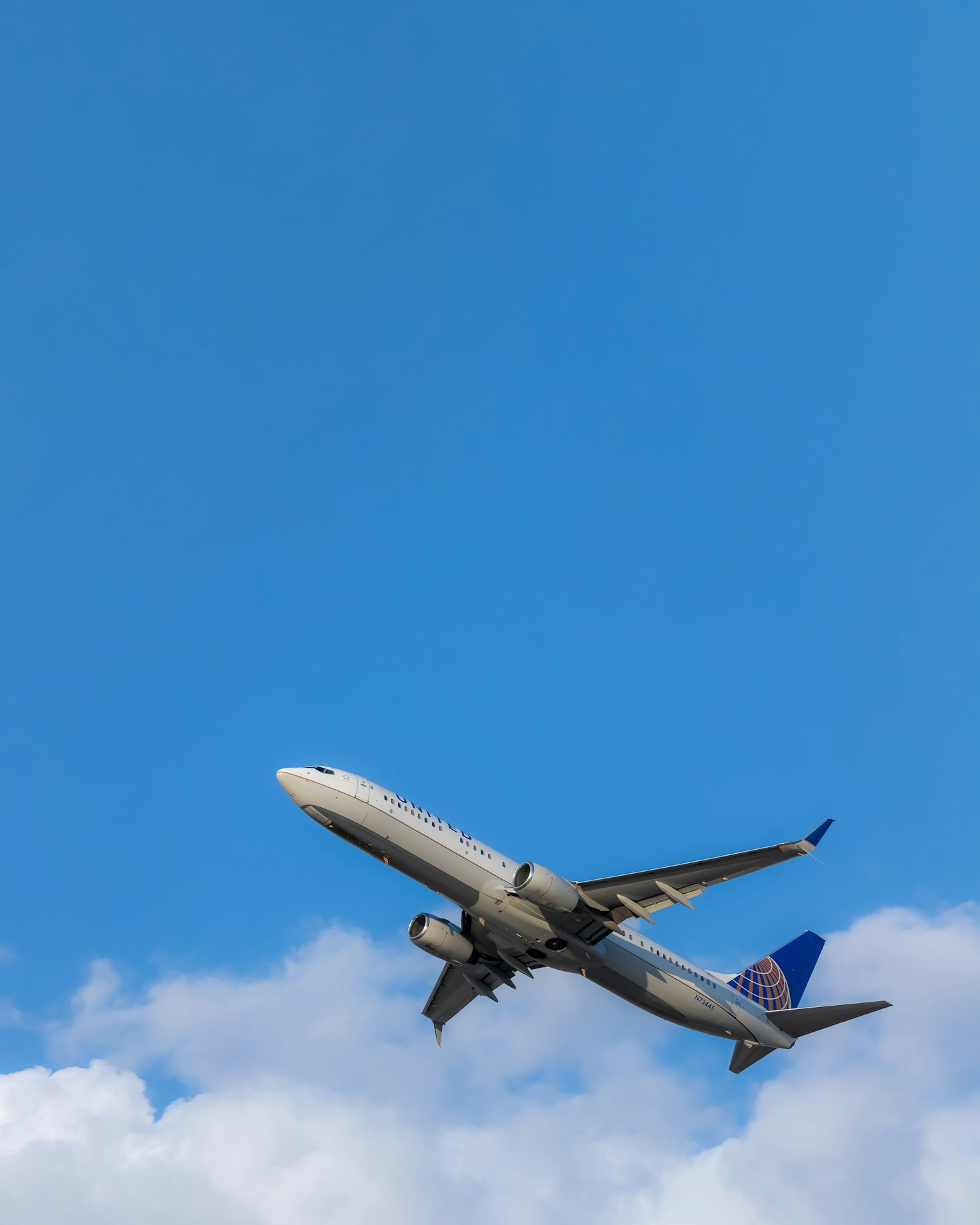 10 Tips to Save Big on Your Next Flight